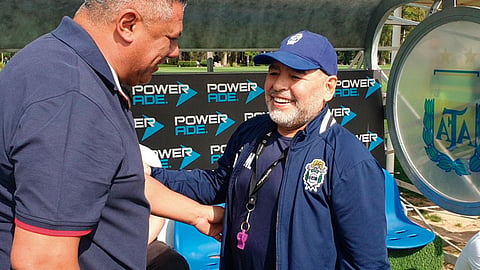 Maradona durará un día más en hospitalización (Foto: @tapiachiqui)
