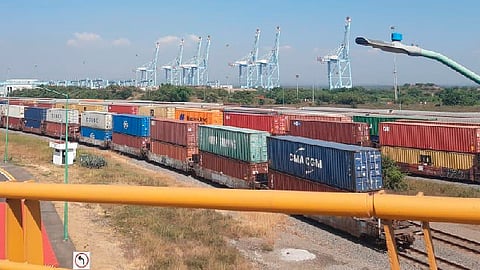 La Aiemac registra dos mil 205 vehículos que cambiaron de modalidad de tren a camión (Foto: Cortesía)