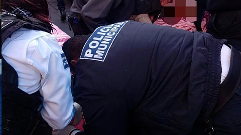 Los policías realizaron maniobras para colocar una solución Hartman, en espera del arribo de una ambulancia (Foto: Cortesía)