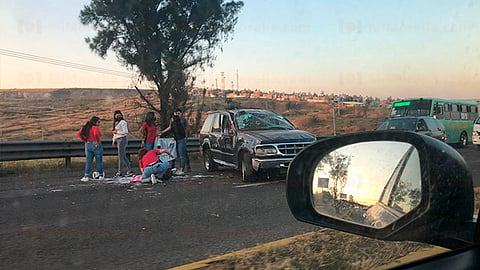 El accidente provocó caos vial en la carretera Morelia-Salamanca (Foto: MiMorelia.com)