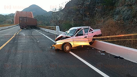
El chofer del vehículo de carga involucrado en el accidente se dio a la fuga
(Foto: Red 113)