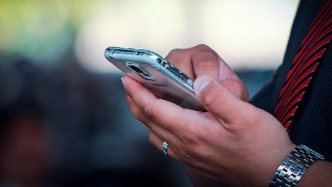 El espionaje en los teléfonos celulares se realiza implementando un software especial (Foto ilustrativa: pixabay)
