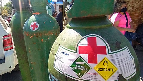 La SEDESA habilitó dos puntos de recarga de cilindros de oxígeno: uno en Álvaro Obregón y otro en Milpa Alta; con ello suman cuatro estaciones de recargas en la CDMX (Foto Cynthia Arroyo/MiMorelia) 