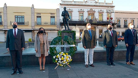 El acto fue celebrado en la explanada de la plaza que lleva su nombre, en el Centro Histórico (Foto Cortesía)