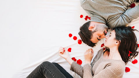 En México este día las parejas reciben y comparten obsequios como flores, globos o chocolates (Foto: freepik.es)