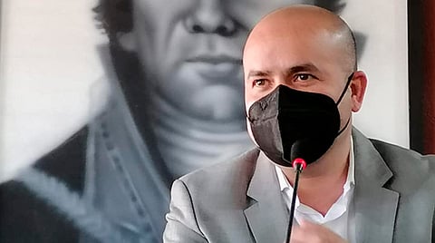 La Secretaría de Gobierno al parecer no habría notificado al titular de la SEE sobre el llamado de los legisladores (Foto Facebook: Héctor Ayala)