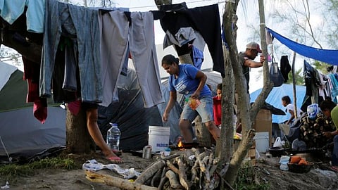 El grupo de migrantes llevaba meses varado en la frontera norte del país viviendo en un campamento en Matamoros (Foto Twitter: matamoros.gob.mx)