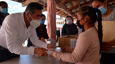 Con el programa se entregaron tabletas a 600 alumnos de nueve escuelas (Foto: cortesía)