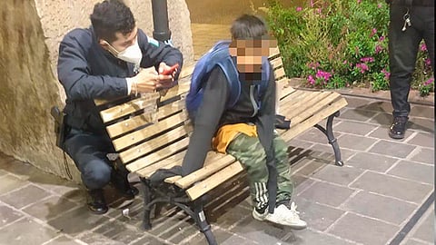 Manifestó que su madre y abuela presuntamente lo habían abandonado en lugar, luego de haber vendido dulces durante el día (Foto: Cortesía)