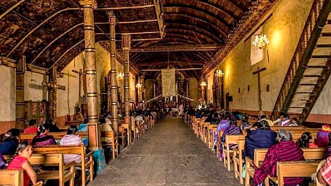Imágenes religiosas y antiquísimos retablos
 se quemaron (Foto: Red 113)