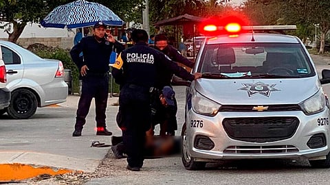Los cuatro policías detenidos ya fueron trasladados al centro de detención correspondiente (Foto: Twitter/@estibalizfeito)