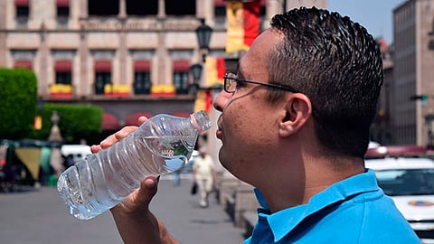 Una circulación anticiclónica en niveles medios de la atmósfera mantendrá la onda de calor en la mayoría del territorio nacional (Foto Archivo) 