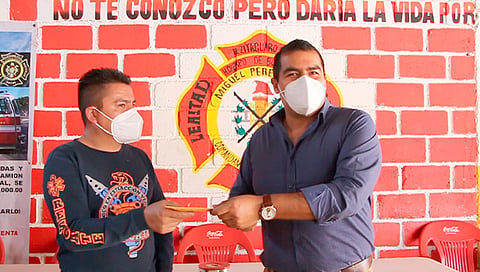 Los exhortó a no desistir con la misión de salvar vidas y proteger a los zitacuarenses (Foto Cortesía) 