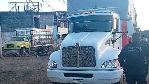 El camión y cargamento fueron puestos a disposición de la autoridad correspondiente para llevar a cabo las actuaciones que señala la ley (Foto Cortesía)