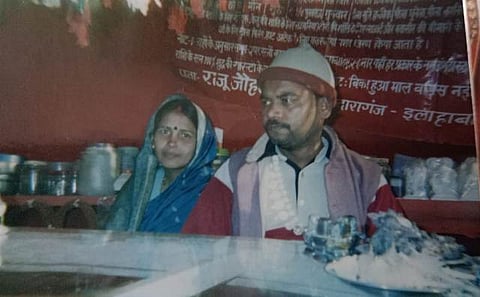 Renu Sonkar with husband Raju Sonkar at their idol shop (File Photo) (Photo: Satya Prakash Bharti, The Mooknayak]