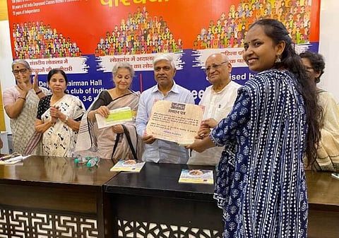 The Mooknayak founder Meena Kotwal honoured with the Streekal Journalism Award.