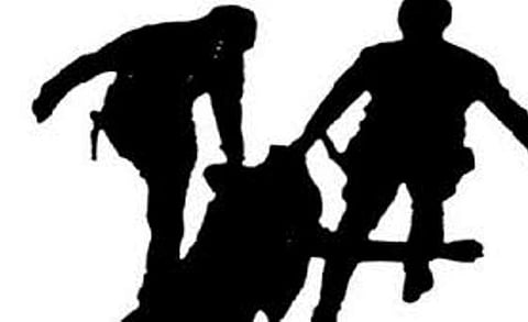 मध्य प्रदेश: छतरपुर में दलित युवक को नग्न कर पीटा, पुलिस ने आरोपियों का निकाला जुलूस