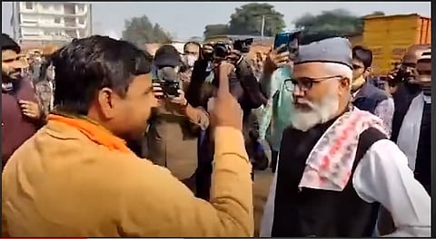 हिन्दू और हिंदुत्व की बहस में भारत का अल्पसंख्यक खुद को कहां खड़ा पाता है?