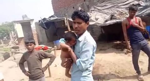 नाई ने दलित व्यक्ति का बाल काटने से किया इंकार 