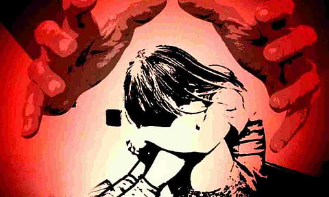 शर्मनाकः चौथी क्लास की बच्ची से स्कूल के टॉयलेट में रेप