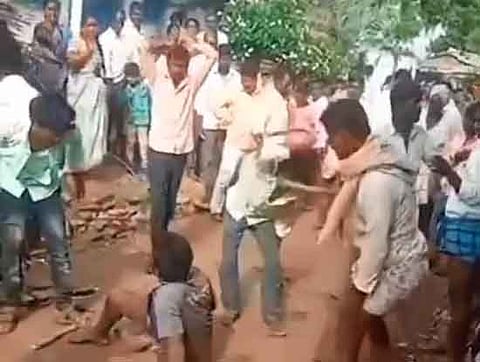 तेलंगानाः दलित युवक की पिटाई का वीडियो वायरल, मामला दर्ज