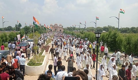 राजस्थान के दौसा में आदिवासी  दिवस कार्यक्रम में उमड़ी भीड़