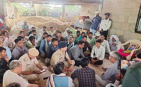 कलक्टर-एसपी ने फिर की पीड़ित परिवार से मुलाकात