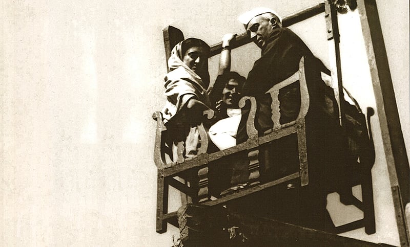 Jawaharlal Nehru and Indira Gandhi vist Santiniketan