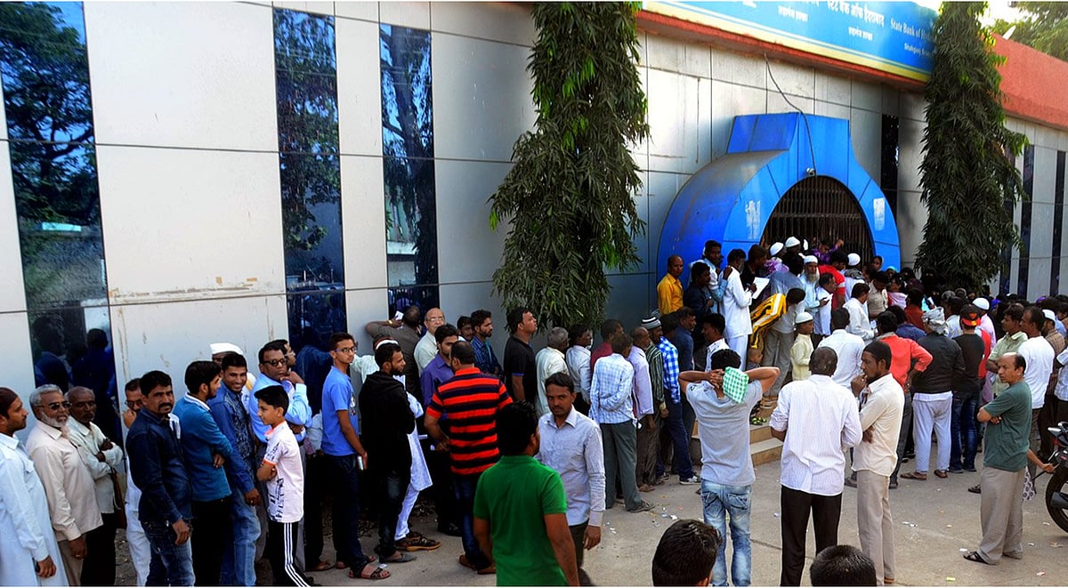 <i>At Shaganj in the walled city of Aurangabad, the queues are long and tempers short</i>