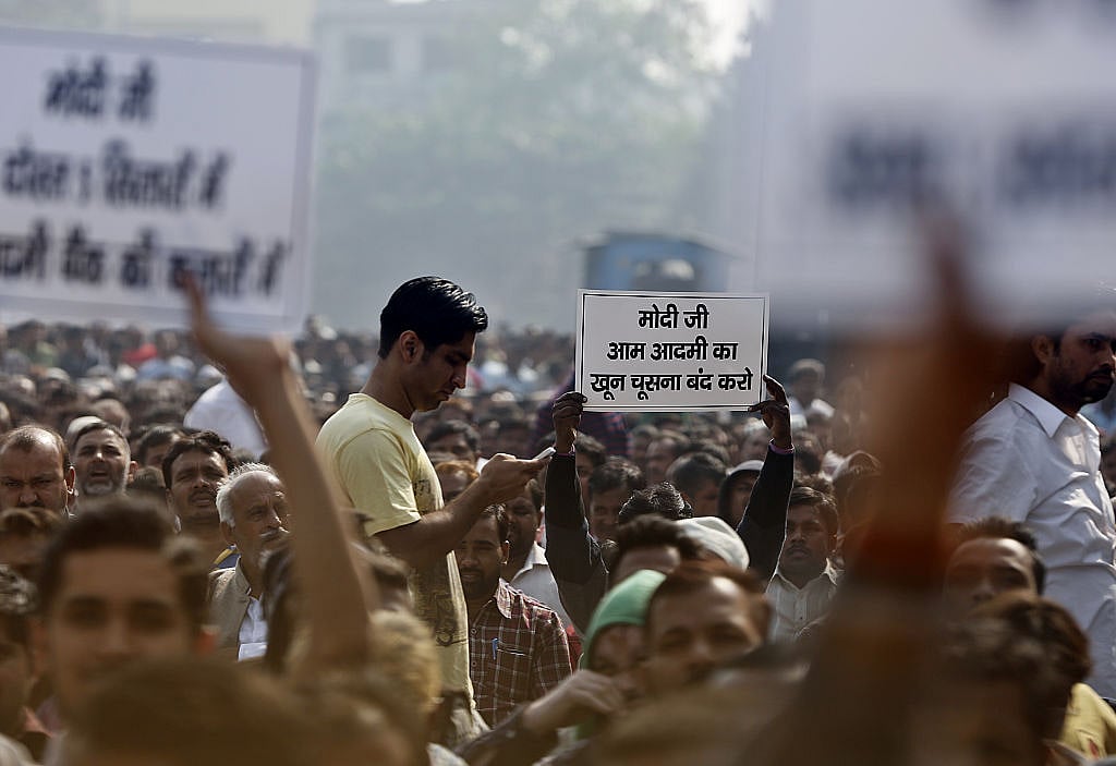 Traders association at Delhi’s Azadpur Mandi protest scrapping of Rs 500 and Rs 1,000 notes by the central government, on November 17, 2016