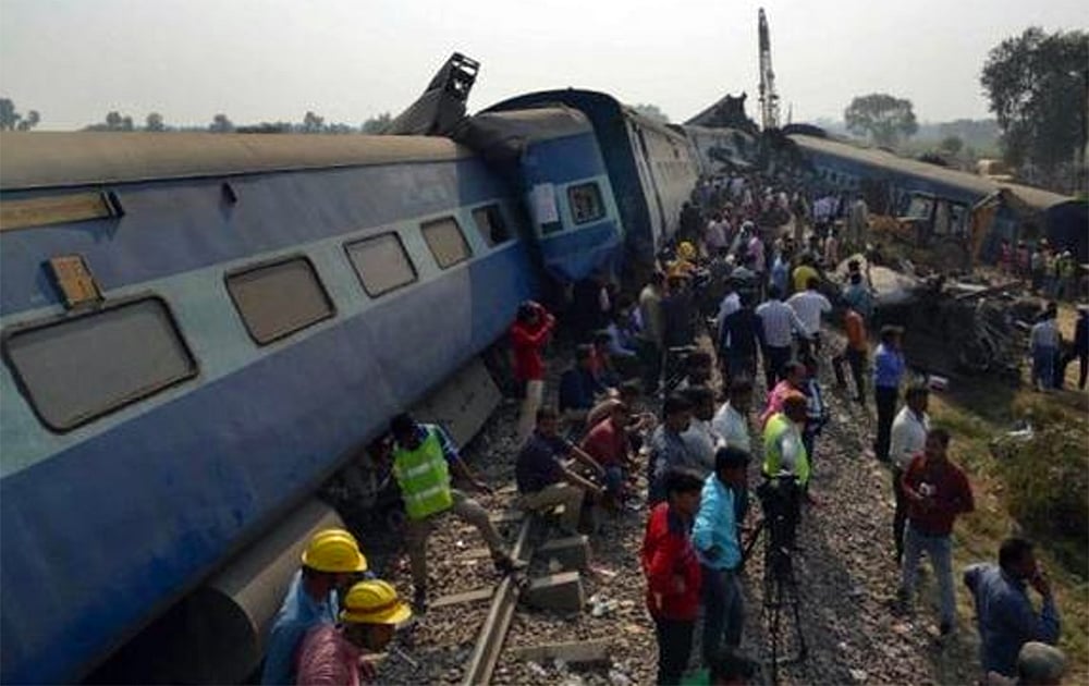 Over 100 killed, 200 injured as  Indore-Patna Express derails