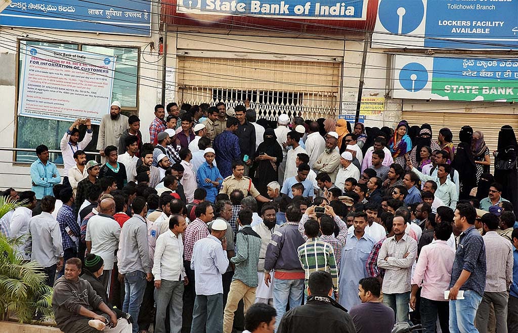 December 11: Demonetisation effect at banks and ATMs across India