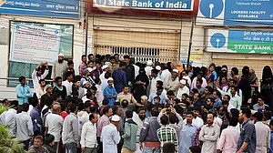December 11: Demonetisation effect at banks and ATMs across India