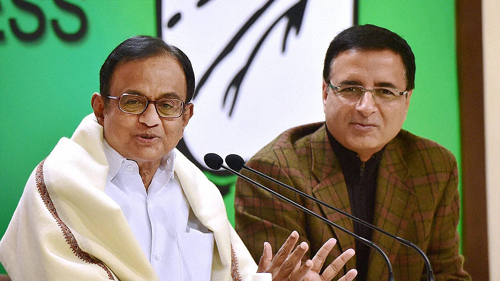 <b>PTI Photo by Manvender Vashist</b>
