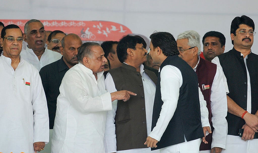 Mulayam Singh Yadav expels Akhilesh Yadav from Samajwadi Party
