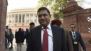 CBI feud: Delhi HC directs chief Alok Verma to respond to Asthana’s allegations