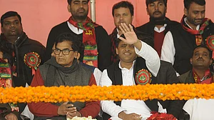 Uttar Pradesh elections: Mulayam and Akhilesh have ‘Plan B’ ready