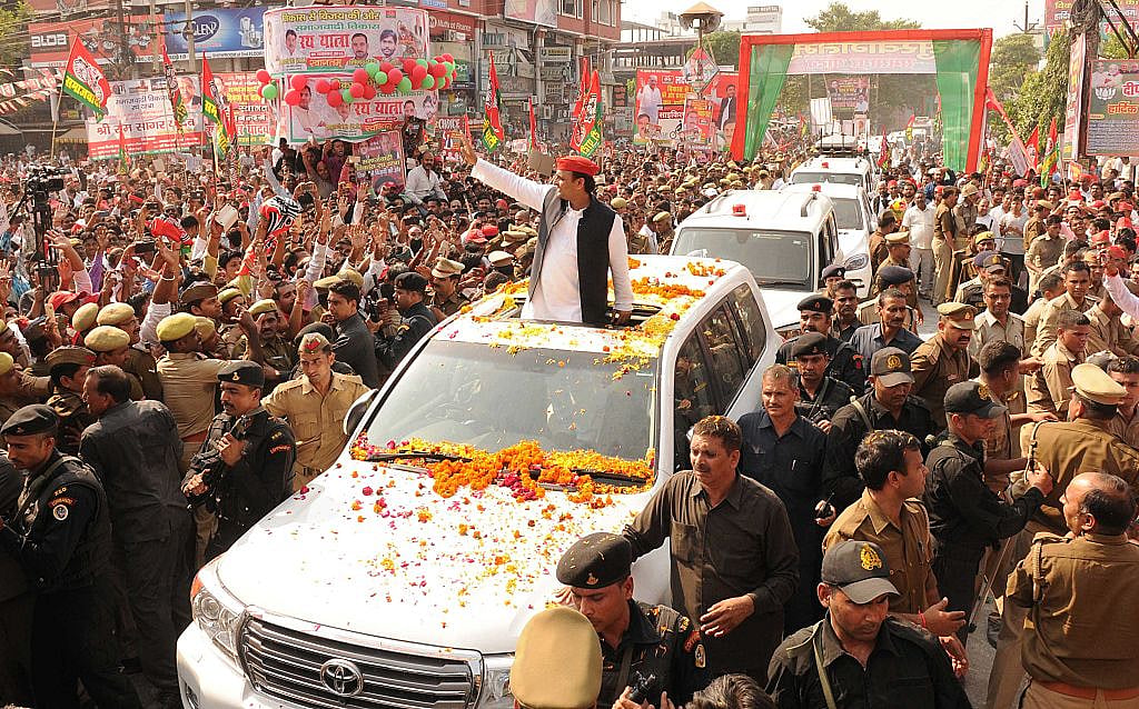 Numbers seem to favour Akhilesh Yadav in Samajwadi Party