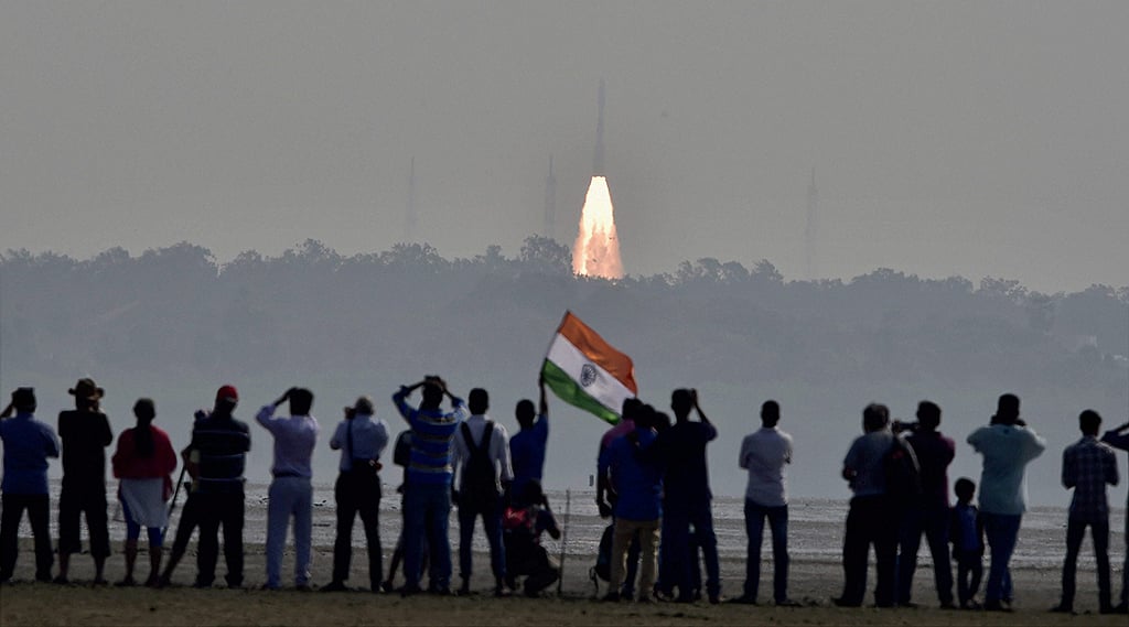 February 15: Top news at 3 pm      