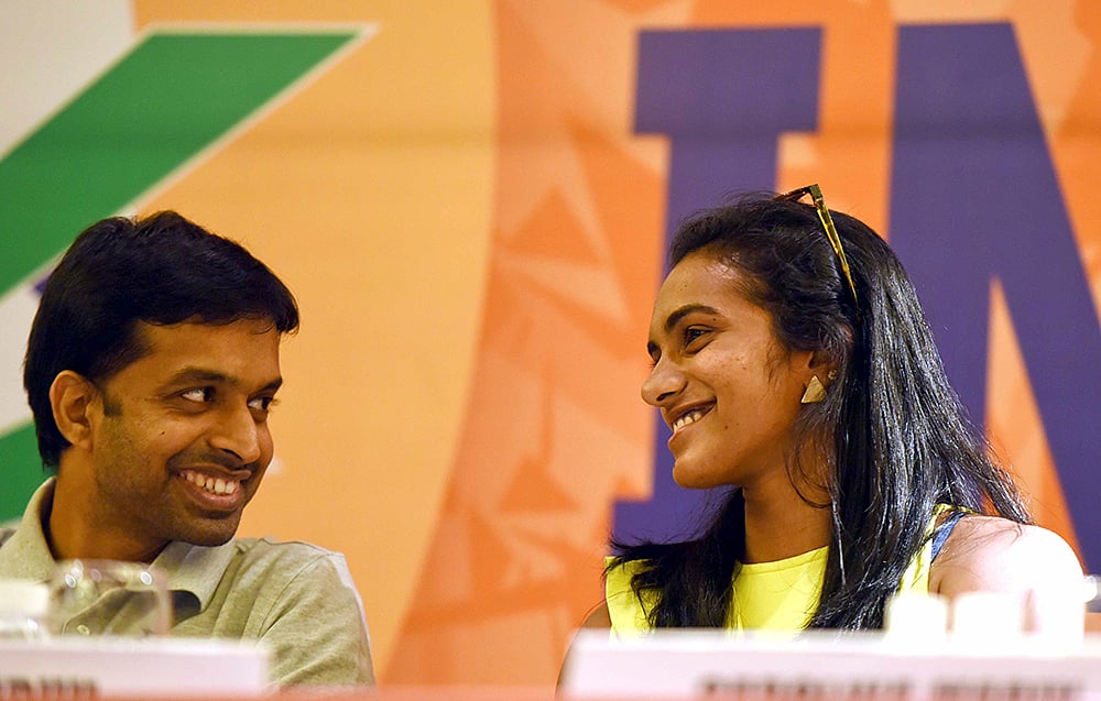 Badminton: Sindhu beats Saina in straight games