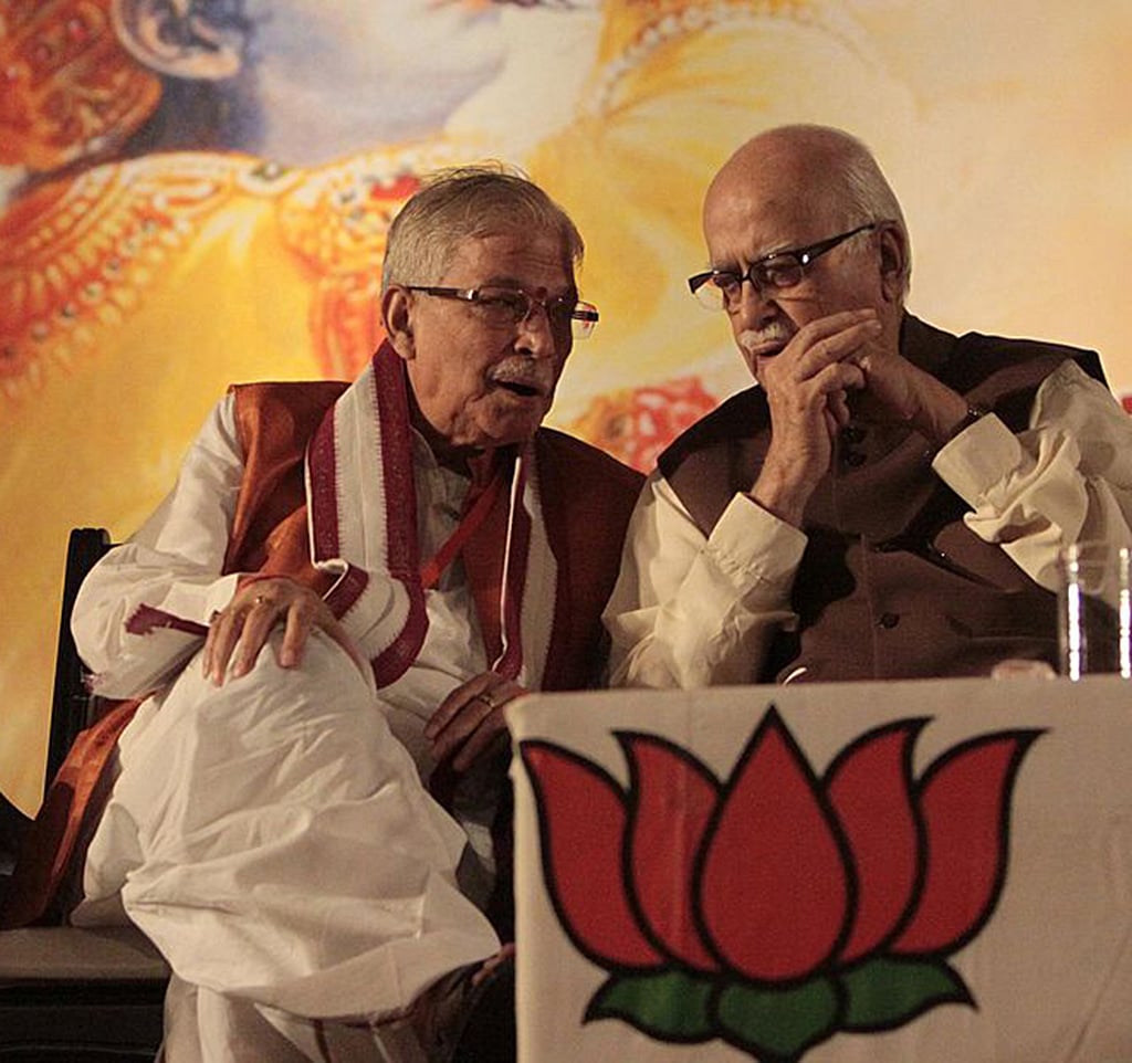 SC orders trial of Advani, Joshi and Uma Bharti for

conspiracy