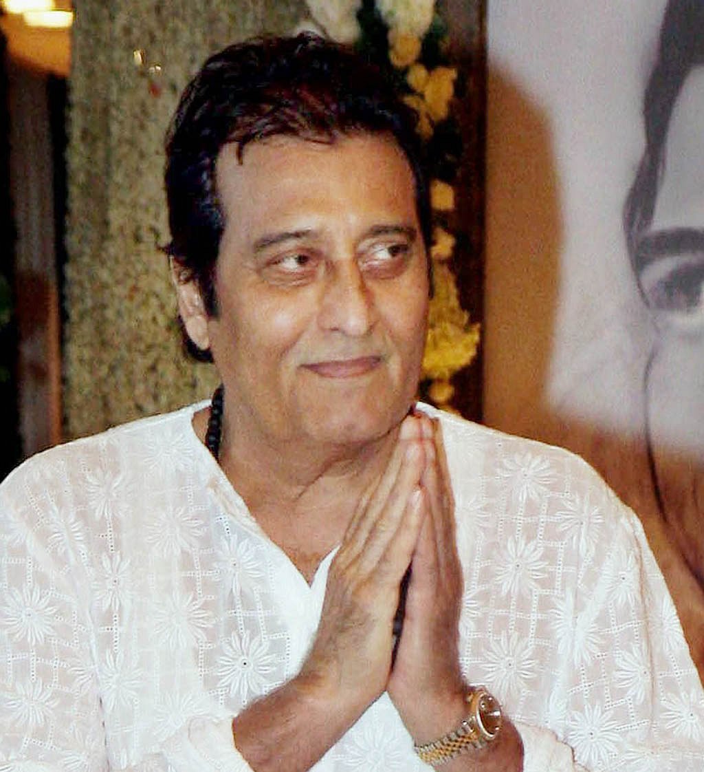 Entertainment: Rajinikanth, others pay tributes to Vinod Khanna