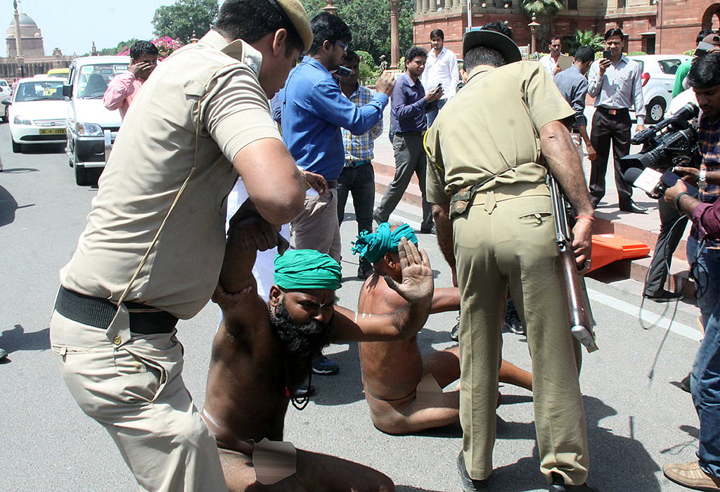 Farmers strip on Champaran Satyagraha anniversary