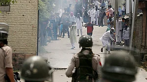 In Kashmir, CRPF jawans forced to face public wrath