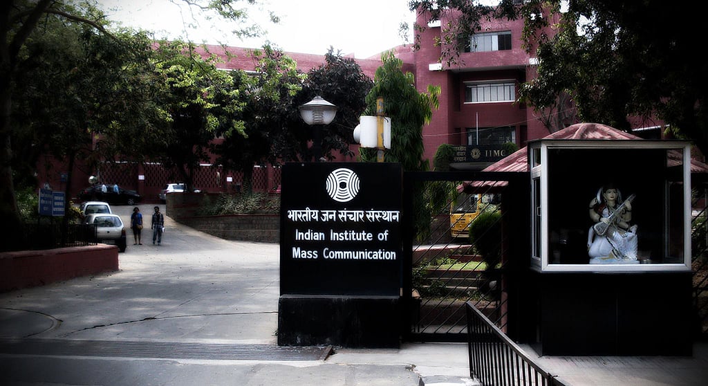  IIMC alumni write to  DG against seminar on ‘National Journalism’