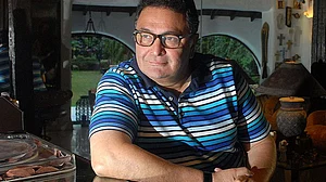 Entertainment: Rishi Kapoor to team up with Amitabh
