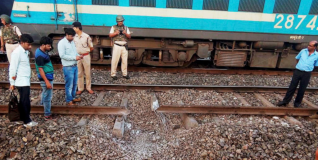 Maoists begin day-long bandh, blow up railway track in Jharkhand