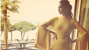 Entertainment: Deepika shimmers in yellow at Cannes