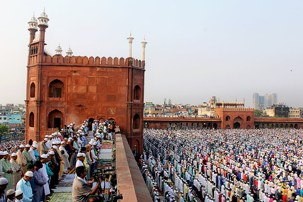 Eid under the shadow of fear, with harsh memories, brutal present