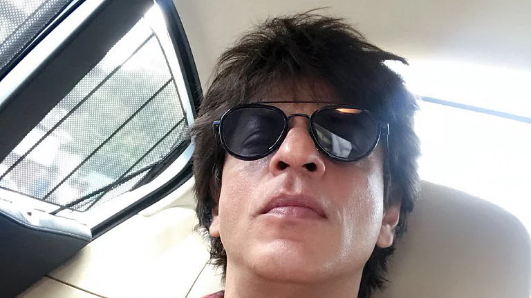 Photo courtesy: Twitter\@iamsrk